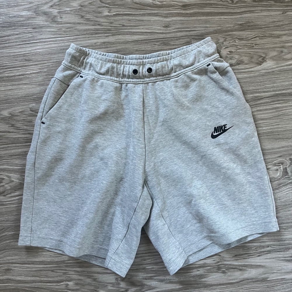 Nike Sportswear Tech Fleece Shorts Mens XL Heather Grey CU4503-063